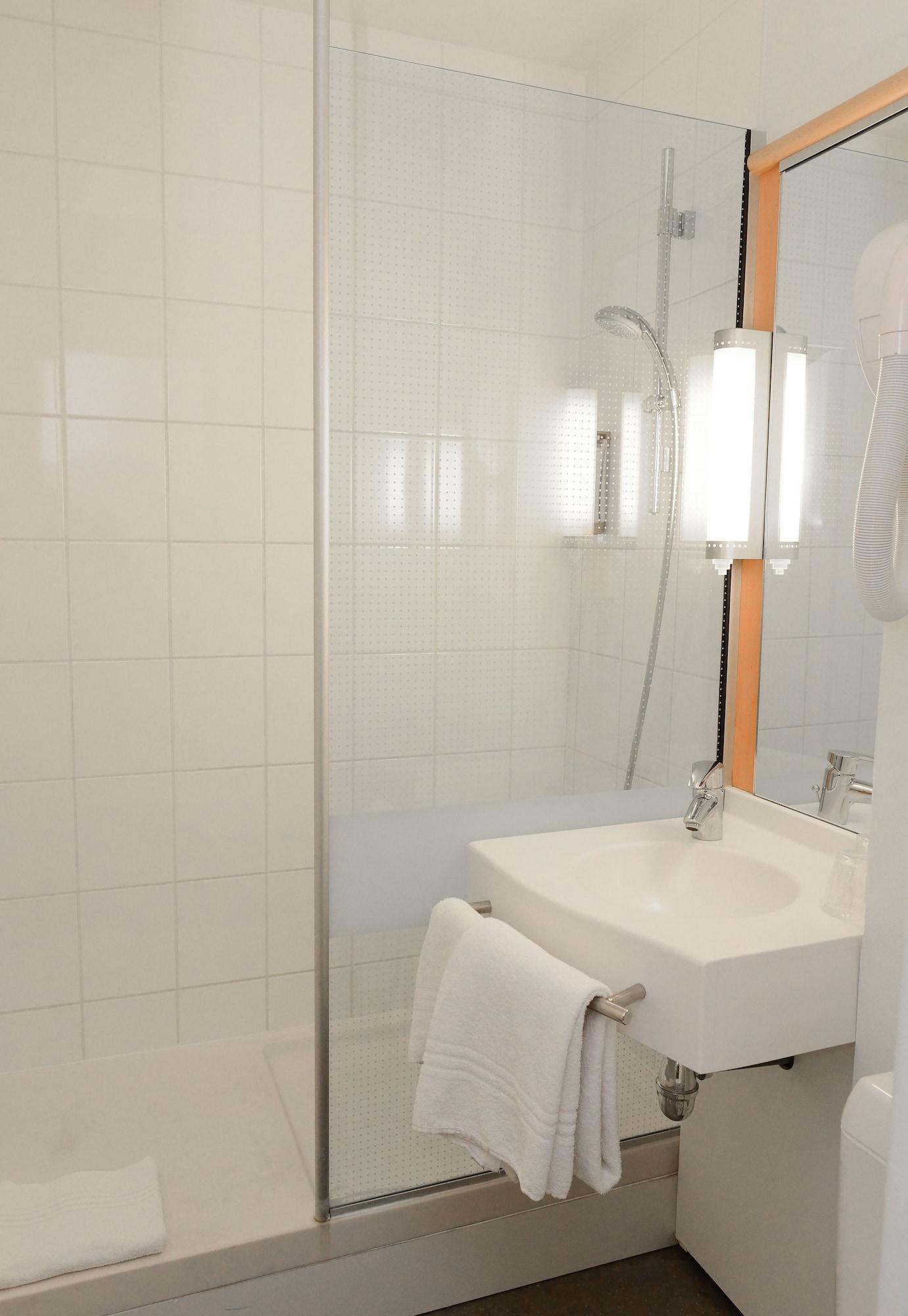 Ibis Styles Rouen Parc Expos Zenith Hotel Saint-Etienne-du-Rouvray Bagian luar foto