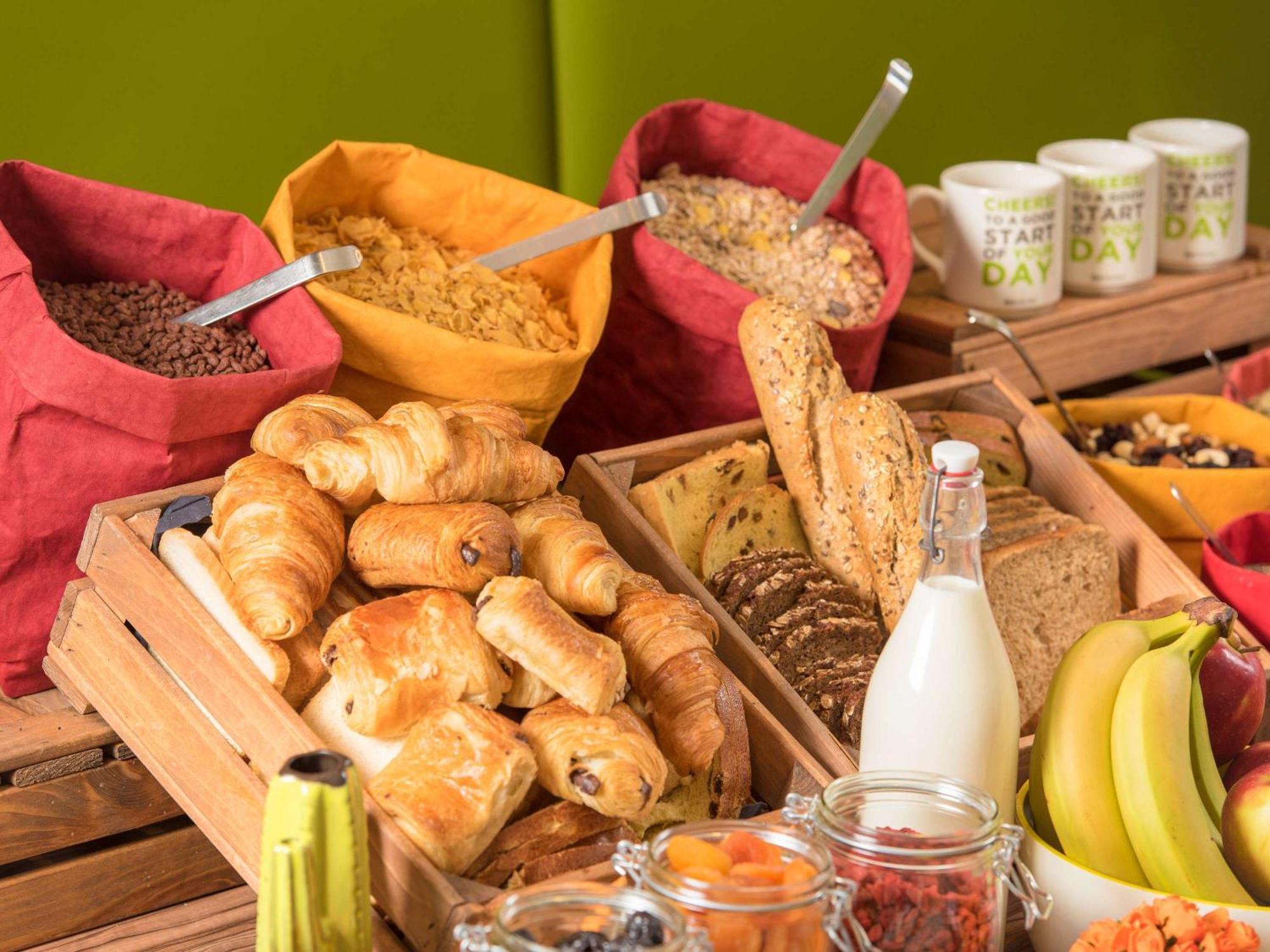 Ibis Styles Rouen Parc Expos Zenith Hotel Saint-Etienne-du-Rouvray Bagian luar foto